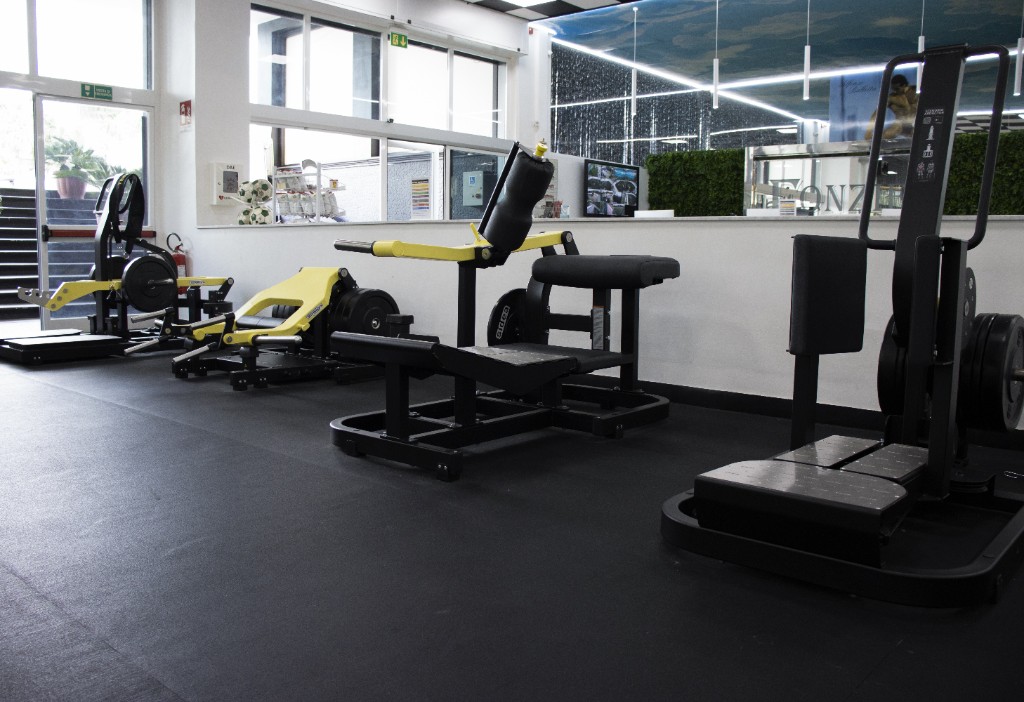 Area cardio con tapis roulant
